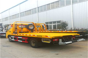 赤坎附近拖车救援搭电